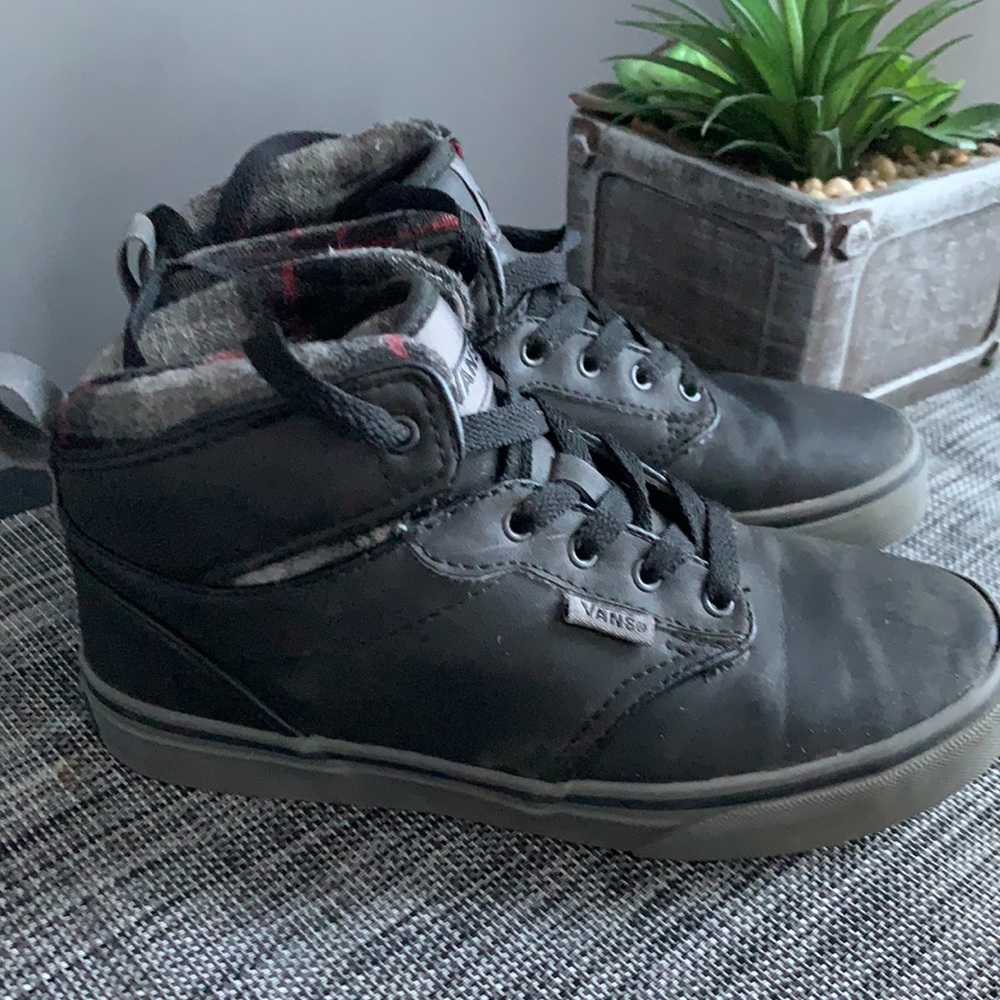 Vans - Picture 3 of 6